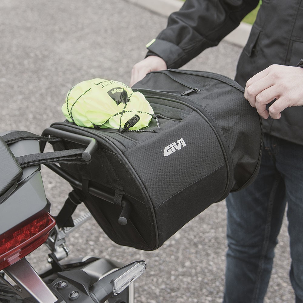 GIVI EASY11 NEW Coppia di borse laterali espandibili da 18 a 25 lt - immagine 5